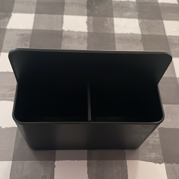 Magnetic Dry Erase Marker Holder - Picture 4 of 9